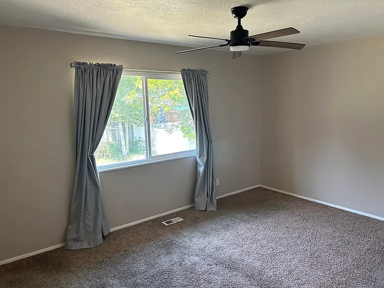 368 Weaver Ln — Photo 10
