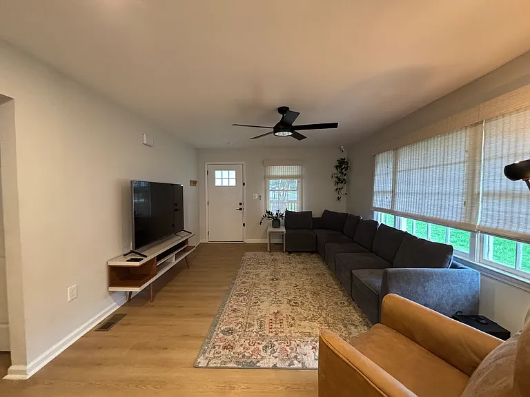 1443 Belmont Ave SE — Photo 4