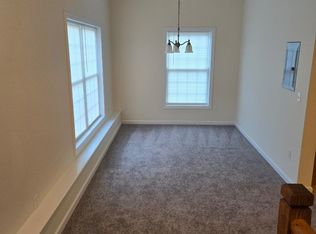 522 Spring St APT 202, Hawley, PA 18428