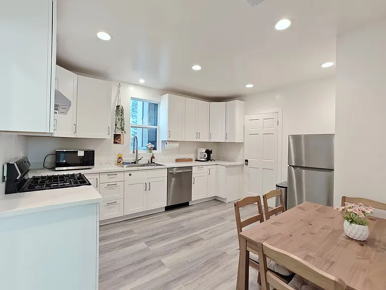 2338 Geary Blvd #C — Photo 3
