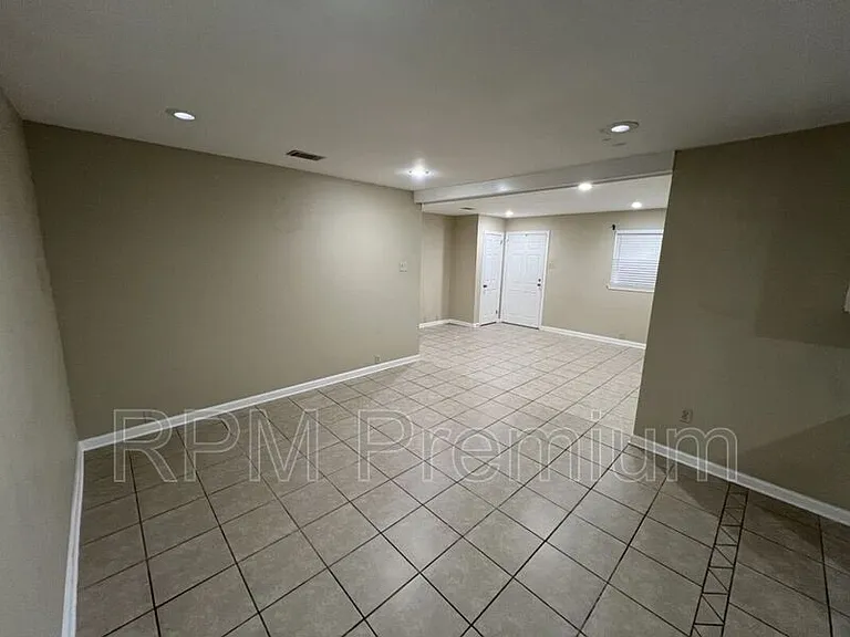 3280 Crestaire Dr — Photo 4