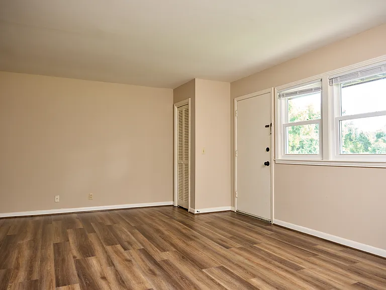 2929 Selena Dr — Photo 4