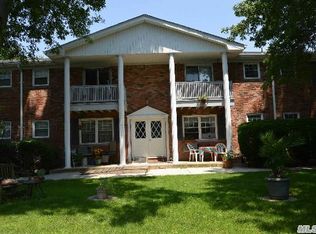 159 Fairharbor Dr, Patchogue, NY 11772