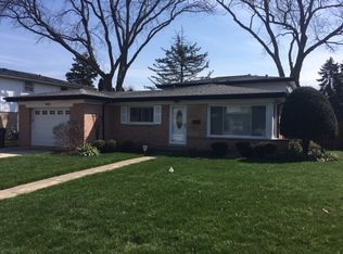 903 S Owen St, Mount Prospect, IL