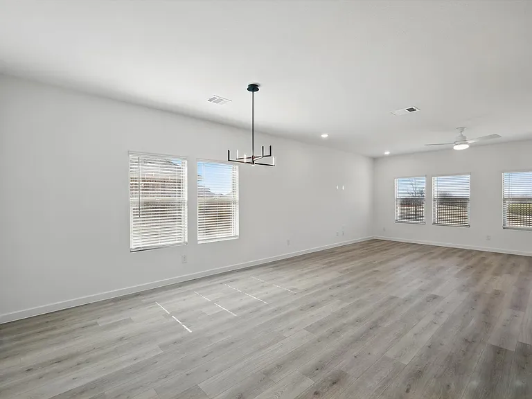 2238 Maple Ridge Dr — Photo 11