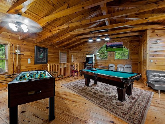 3rd image of 637 Gatlinburg Falls Way