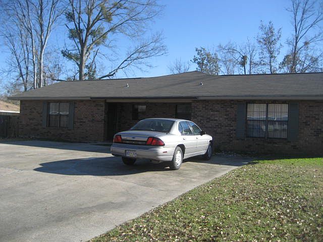 1st image of 1111A Hickory Dr
