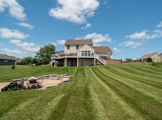 8866 Deer Run Dr, Allenton, WI 53002