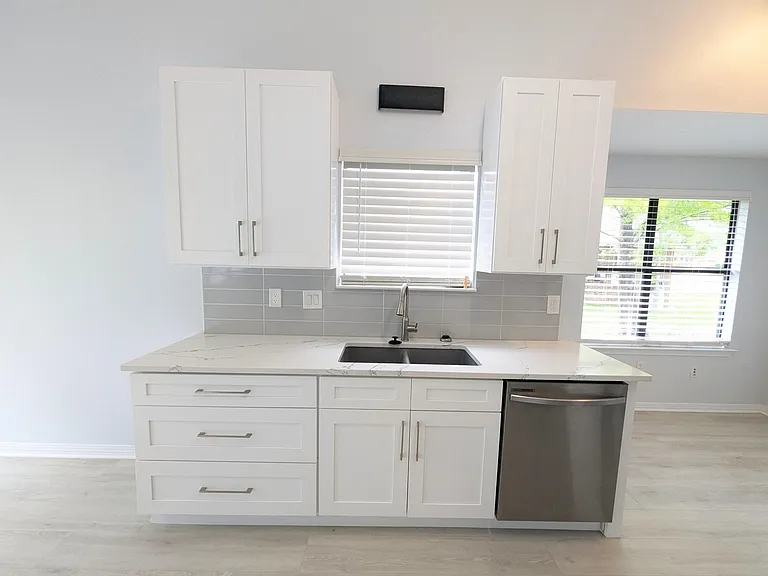 1837 Sunrise Dr — Photo 6