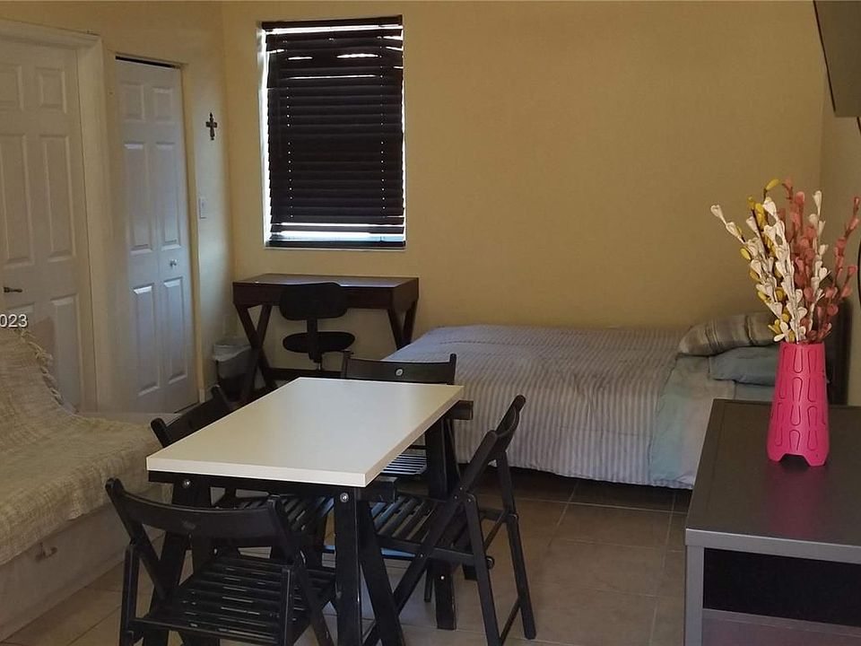 1st image of 9461 Studio #172