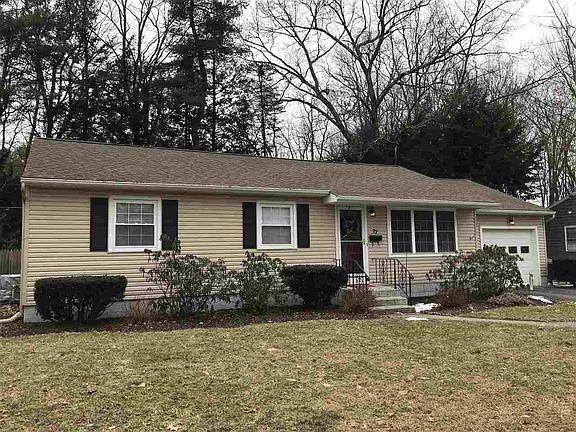 3rd image of 27 Elizabeth Ln