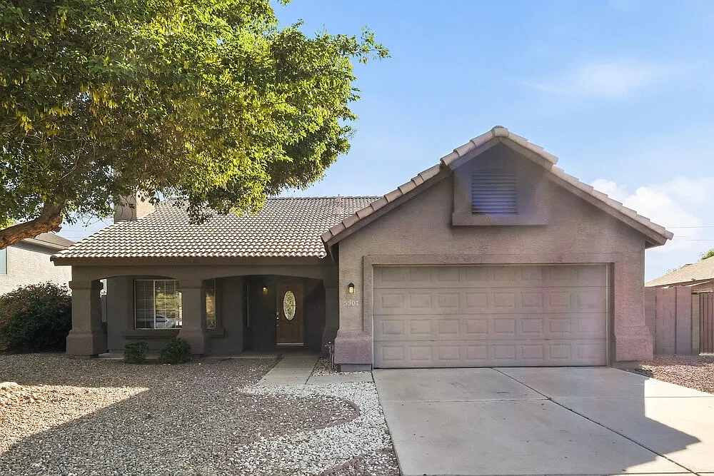 3 bed, 2.0 bath, 1548 sqft, $2,140 — Photo 1