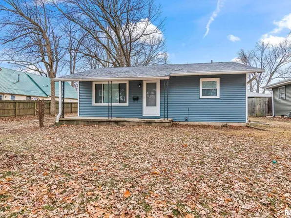 504 W Chestnut St, Chatham, IL 62629