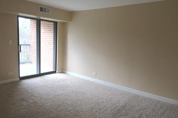 3 bed, 1700 sqft, $2,950 — Photo 4