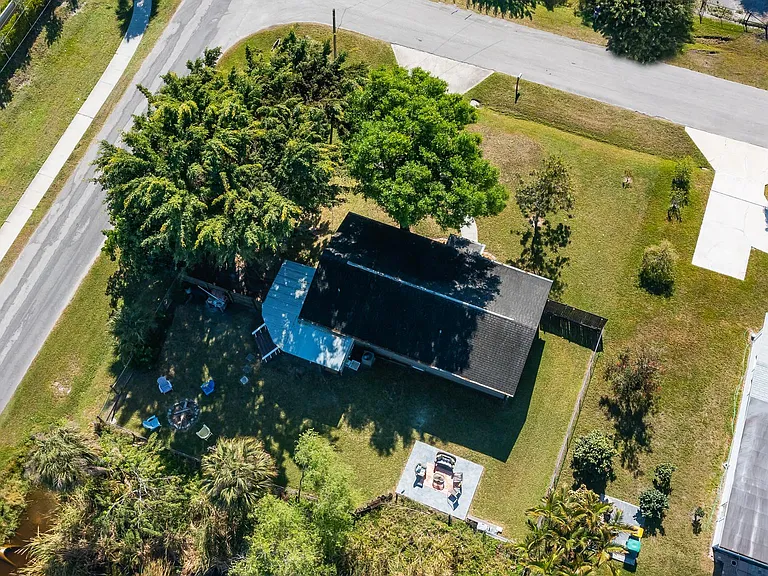 2469 Florida Ave — Photo 26
