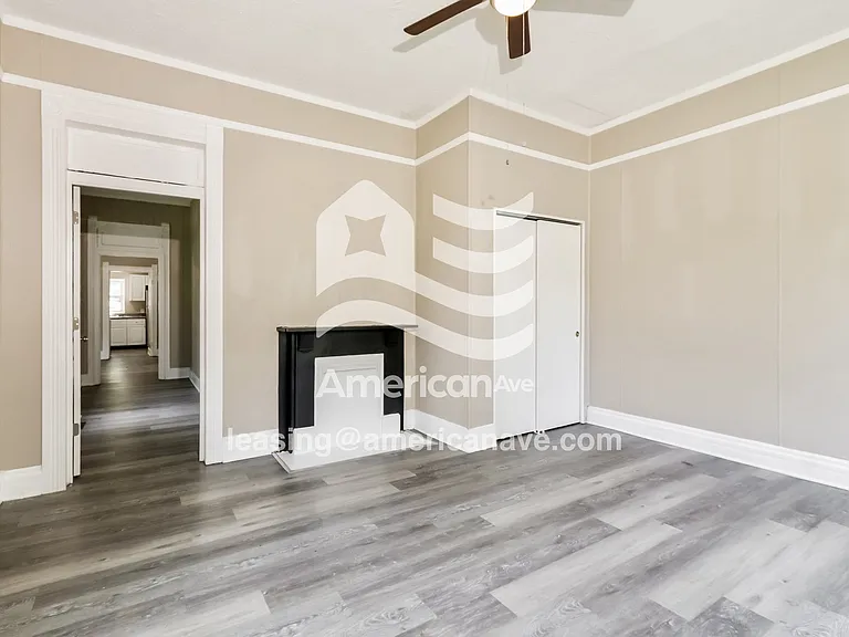 853697_005_living_room_5.jpg