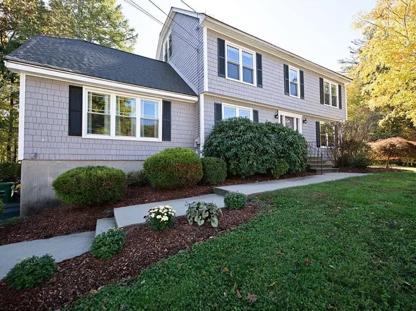 10 Cathedral Circle, Nashua, NH 03063