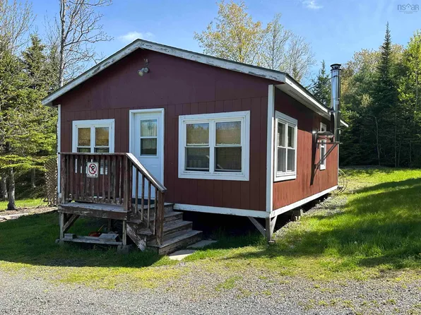 79 Hatties Ln, Pictou, NS B2H 5C5