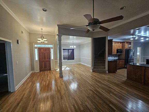 5th image of 401 Pine Glen Ct SW