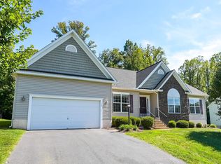 19 Towering Oaks Dr, Fredericksburg, VA 22405