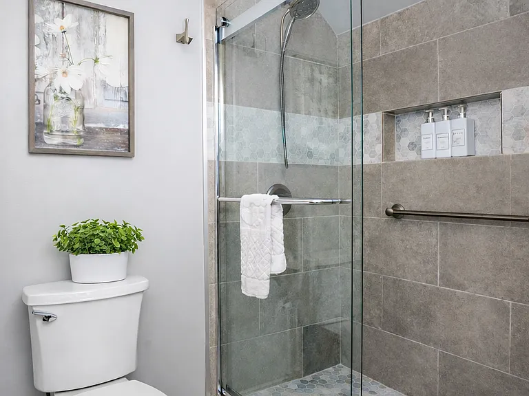 10315 Rougemont Ln — Photo 32