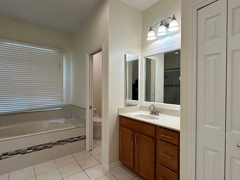 1653 Cherry Ridge Dr — Photo 48