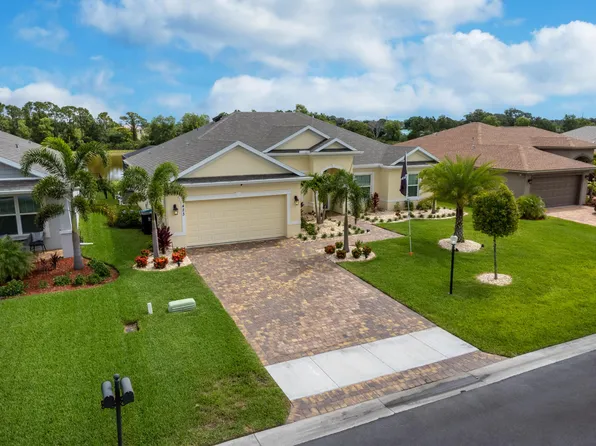423 SW Vista Lake Drive, Port St Lucie, FL 34953