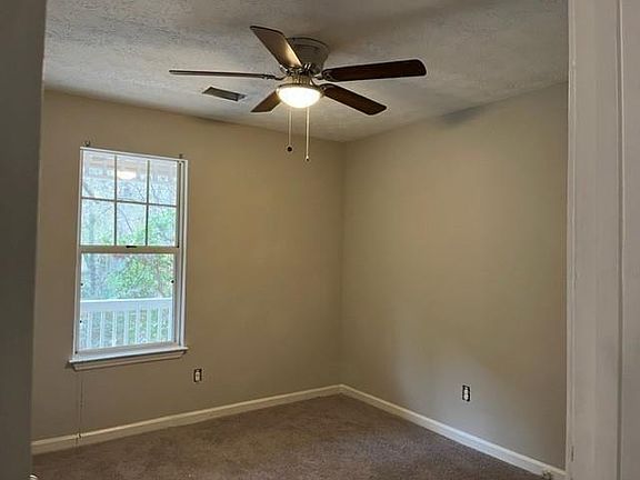 4th image of 818 Greenhedge Dr