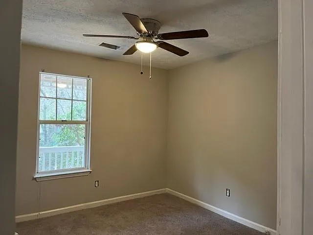 818 Greenhedge Dr — Photo 4