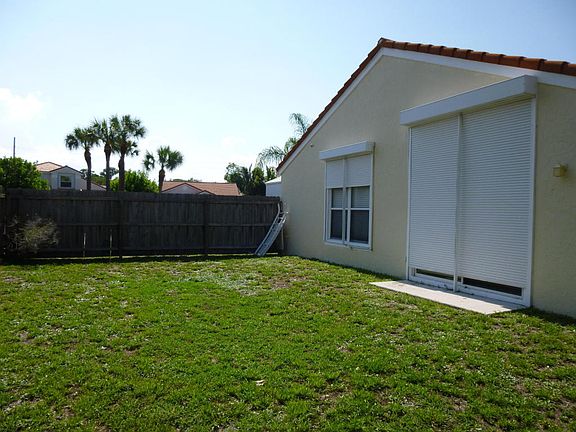 4th image of 200 Wedgewood Cir