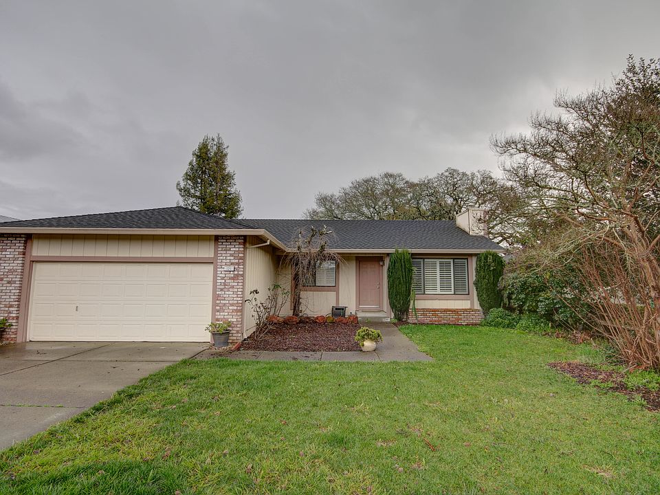 1st image of 121 Greenbrook Ct