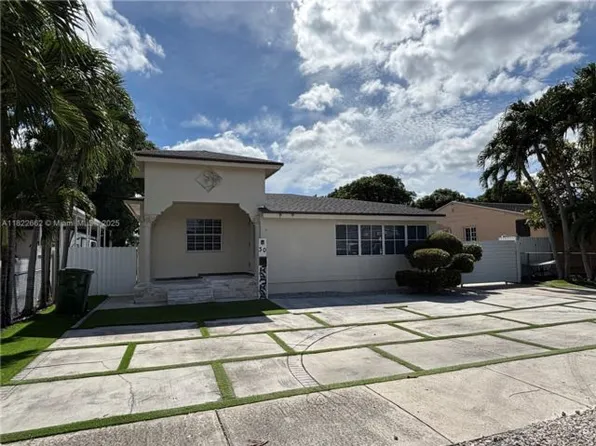 30 E 44th St, Hialeah, FL 33013
