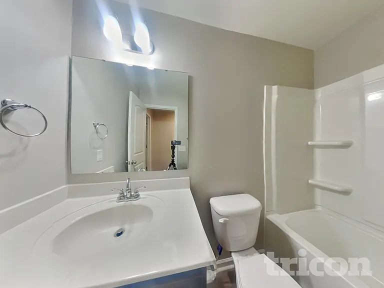 1037 Bitting Hall Cir — Photo 16