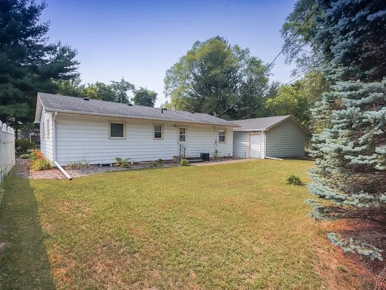8813 Griggs Ave — Photo 3