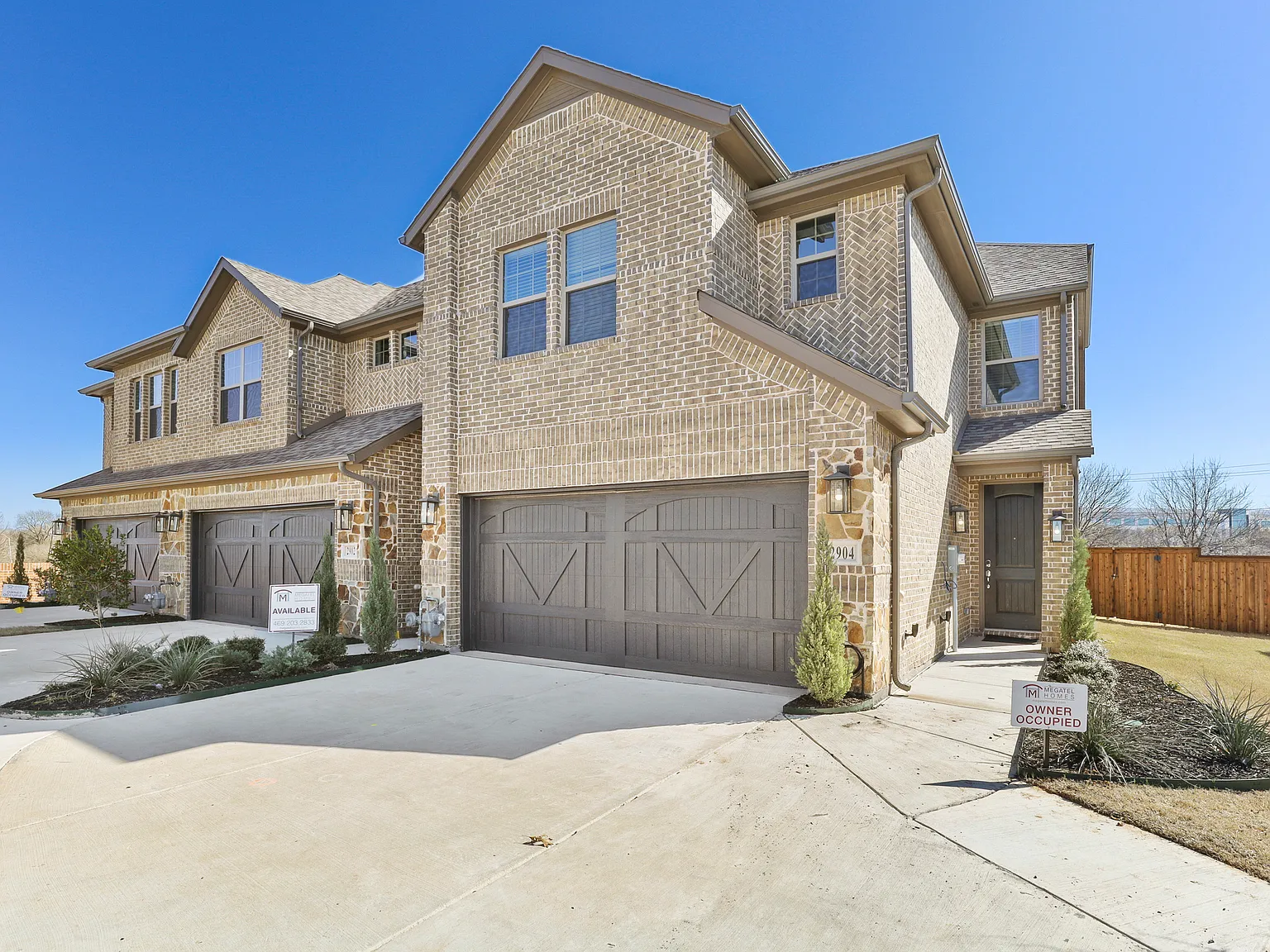 3 bed, 2.5 bath, 1751 sqft, $8,586 — Photo 2