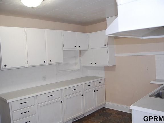 3rd image of 4415 S 13th St