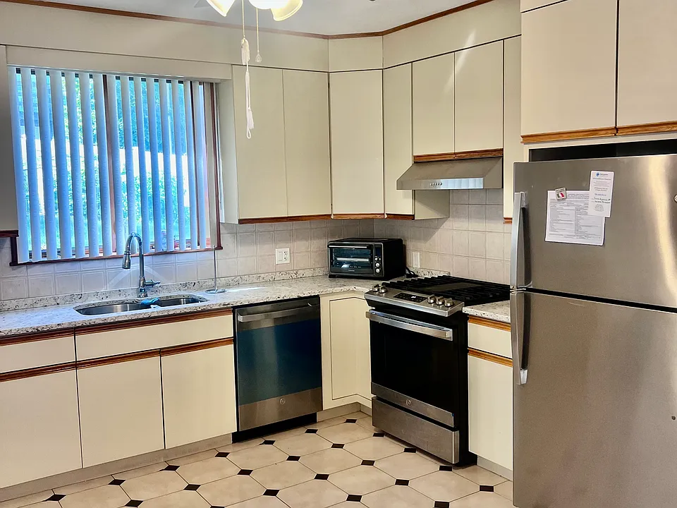 60 Conant St #1