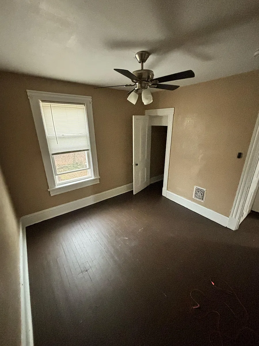Building Photo - 2289 E 93rd St
