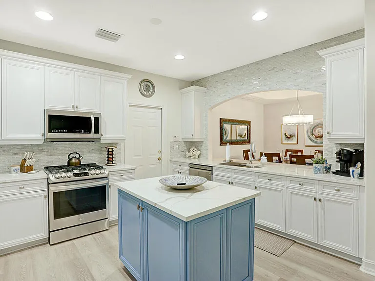 2847 Tiburon Blvd E #101-1 — Photo 12