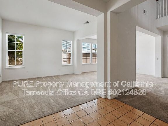 4th image of 32658 Dowling Ct