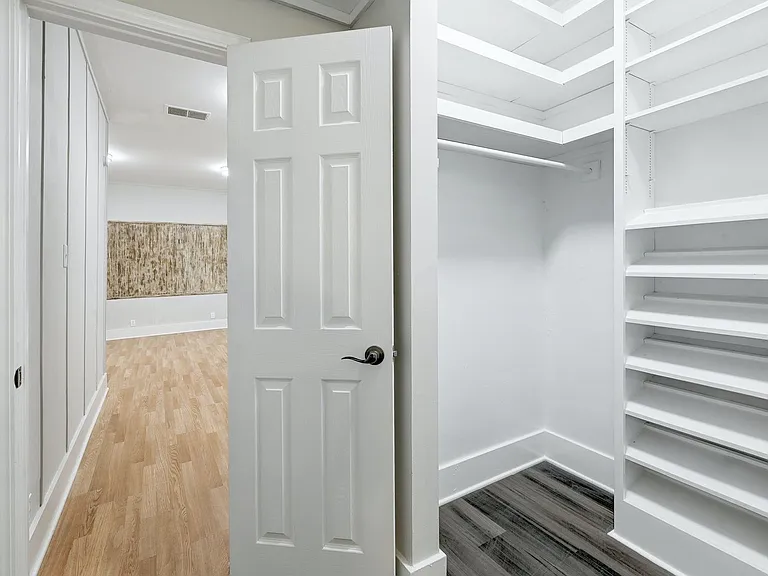 2511 San Gabriel St — Photo 23