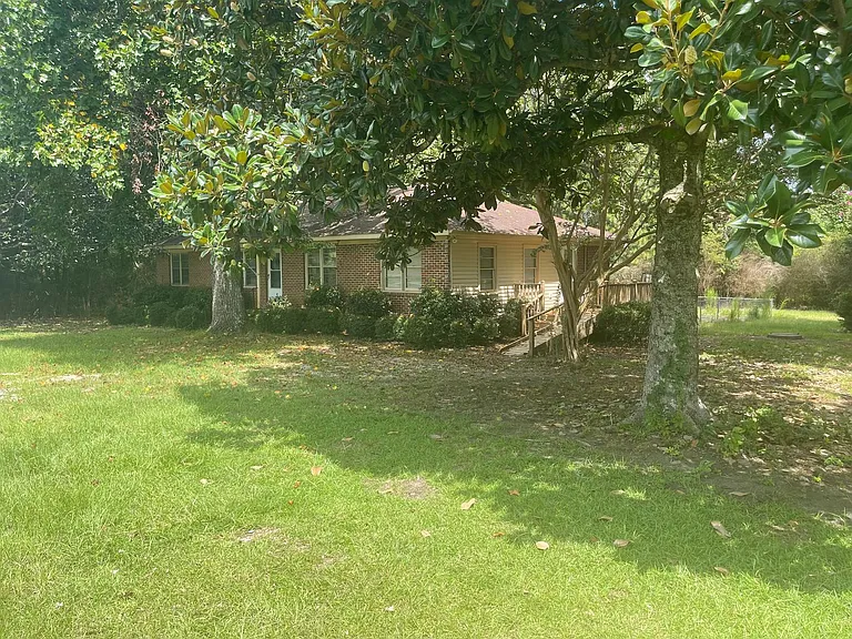 515 Lee Road 400 — Photo 1