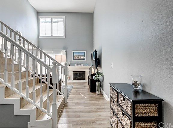 3rd image of 24374 Hilton Way