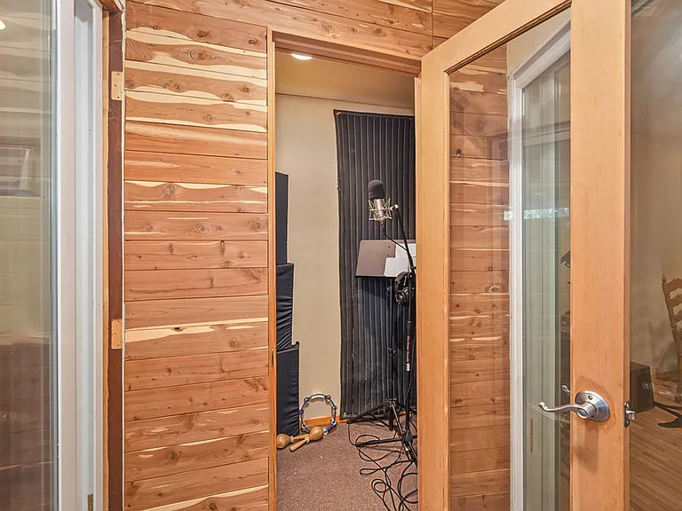16832 Alice Way — Photo 39