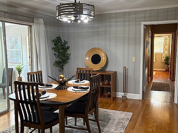 Dining Room Area