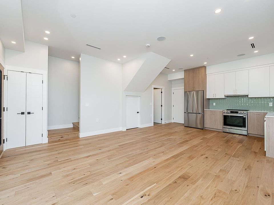 1st image of 678 E 22nd Ave #2
