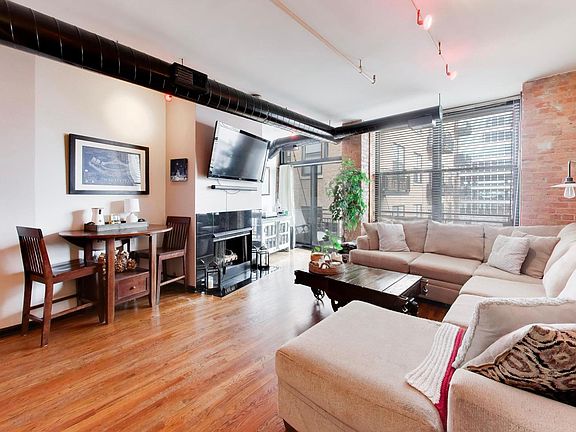 3rd image of 520 W Huron St APT 406