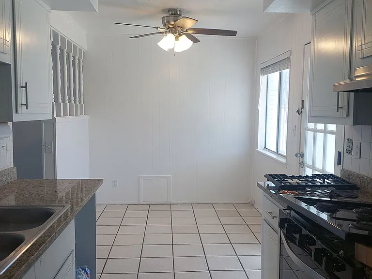2212 Cumbre Negra St — Photo 10