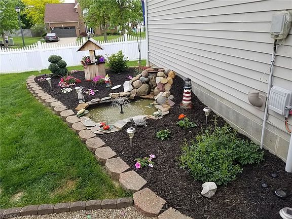 3rd image of 685 Jamestown Pl