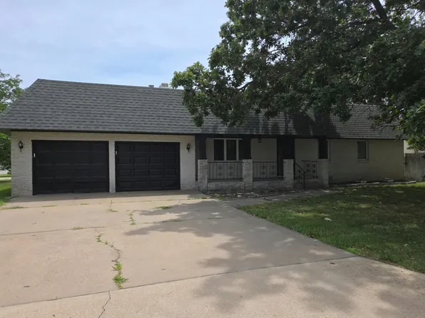 3504 N Elm St, Hutchinson, KS 67502
